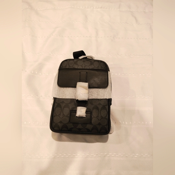 Coach Track Pack in Signature Canvas